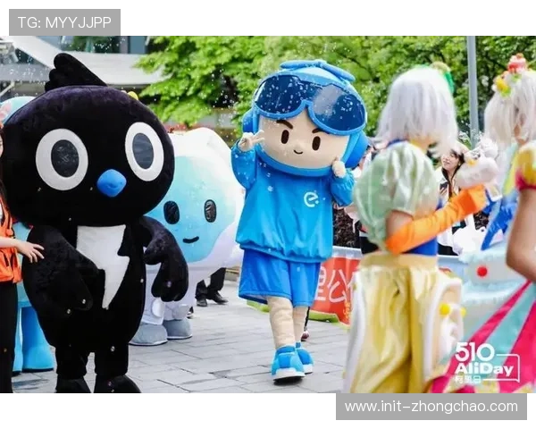 泳池“显眼包”互动：全运会吉祥物现场营造赛事嘉年华